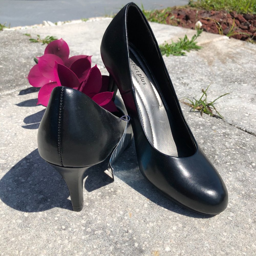 Comford Plus by Predictions  Size 6,  Black